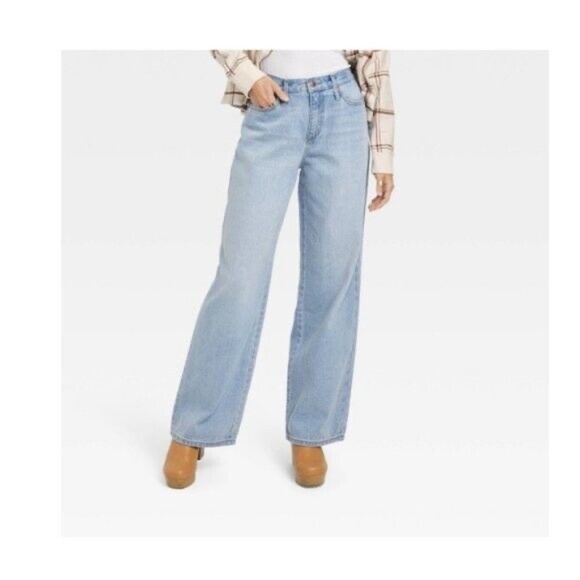 Universal Thread Women's High-Rise Wide Leg Jeans - Light Wash Size 14 - Picture 3 of 6